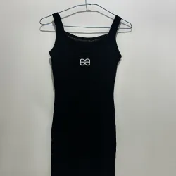 Váy Hoang Thanh Thuy + size S + trạng thái 99% hoặc nguyên mác 976594