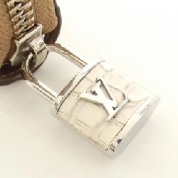 Ví Zippy da kỳ lạ Louis Vuitton 622001