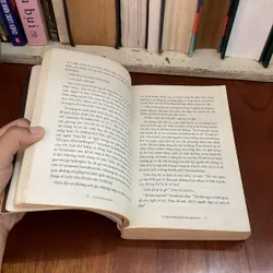 II Tiểu Thuyết: Cô Gái Mù Chữ Phá Bom Nguyên Tử - JONAS JONASSON - 2018 576365