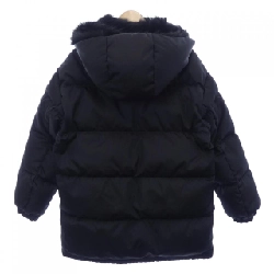 Áo khoác lông vũ PRADA với logo hình tam giác 29X808 S202 1WQ8 629569