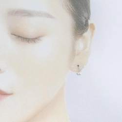 K18WG Bông tai kim cương hình vòng 0.06CT - Hàng hiệu Chính hãng 871900