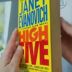 [XƯA] High Five (1999) - Janet Evanovich 1027579
