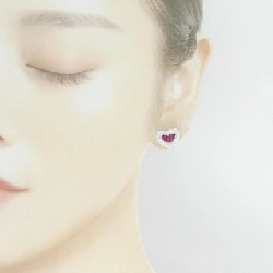 K18WG Bông tai hình trái tim Ruby 1.20CT - Hàng hiệu Chính hãng 870121