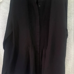 Sơ mi đen cổ trụ hạng UNIQLO