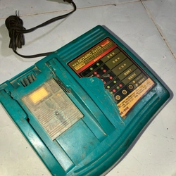 Bộ sạc nhanh Makita dùng cho pin 7.2-14.4V