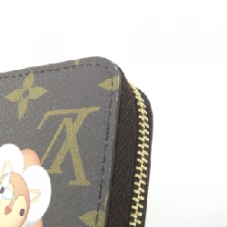Ví Zippy Louis Vuitton Monogram (Vivienne Holiday) M12223 621921