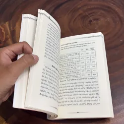 II Sách Kỹ Năng: Dẫn Dắt Một Bầy Sói Hay Chăn Một Đàn Cừu - Tiffani Bova - 2025 1001701