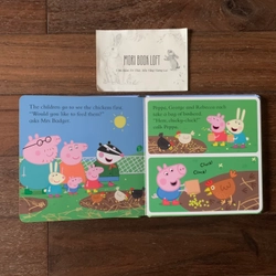 Sách ngoại văn Peppa Pig: Peppa at the Petting Farm, Used, Board Book 540733