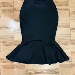 Chân váy đuôi cá đen