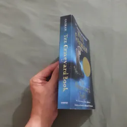 [English] THE GRAVEYARD BOOK - Neil Gaiman 790748