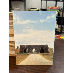 Thành Nhà Hồ: Di Tích Và Danh Thắng - Lê Khắc Tuế 936733