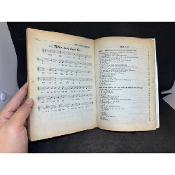 Giáo Dục Nghệ Thuật Cho Trẻ Lứa Tuổi Mầm Non, Lê Xuân Hồng, Mới 60% (Ố Vàng), 2002 SBM2407 916495