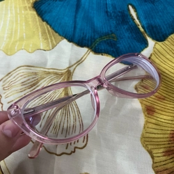 Mắt kinh cận nữ 476049