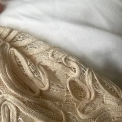 Đầm kem may hoạ tiết nổi 1005484