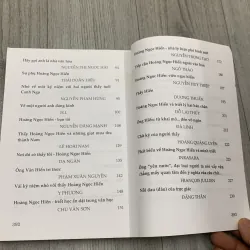 Hoàng ngọc hiến trong lòng bè bạn. 10b1 1026364