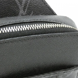 Túi đeo chéo ngoài trời Louis Vuitton Taiga Lama M30741 - Hàng hiệu Chính hãng 802799