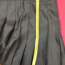 Chân vây xếp ly kiểu màu đen size L chưa sử dụng, đã cắt mác 541370