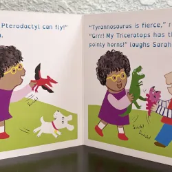 Board book Rosa Loves Dinosaurs (Bé Rosa mê khủng long)  797172