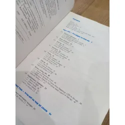 Airspeak: Radiotelephony communication for pilots - F.A.Robertson 598376