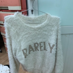 Áo len lông xù size M, màu trắng còn mới 283314