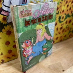 Sách tặng KÈM cho khách CÓ ĐƠN (mỗi đơn có thể chọn 1 cuốn) - Lạc Vào Xứ Thần Tiên