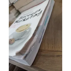 Essentials of Services Marketing - C. Lovelock, J. Wirtz, P. Chew 712226