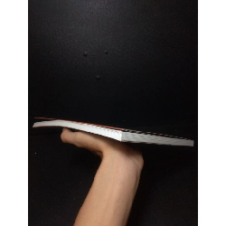 Kiên Nhẫn Và Yêu Thương mới 90% bẩn bìa HCM0810 912403