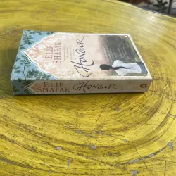 HONOUR - ELIF SHAFAK 798612