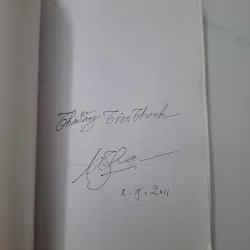 Nhìn ra thế giới - Hiếu Tân - Chính trị / Xã hội / Tiểu luận 1006575