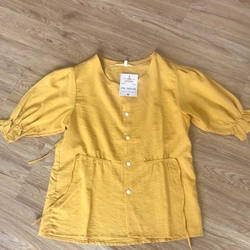 Áo kiểu nữ màu vàng size M còn nguyên mác