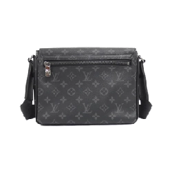 Túi đeo vai Louis Vuitton Monogram Eclipse District PM M46255 - Hàng hiệu Chính hãng 768152