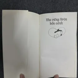 Khu rừng tròn bốn cánh - Lazar Ervin 1010584