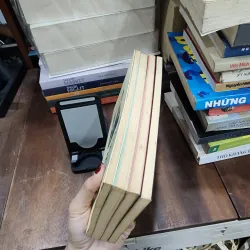 Đông Tây tác phẩm 4 cuốn  755138