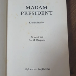 Tểu thuyết trinh thám "Madam President" 493105