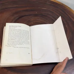 [Sách Không Đẹp] - II Văn Học: Nhắm Mắt Thấy Paris - Dương Thuỵ - 2011 1008463