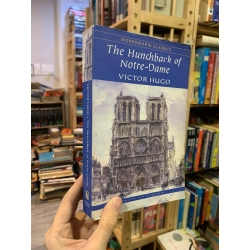 THE HUNCHBACK OF NOTRE DAME - Victor Hugo