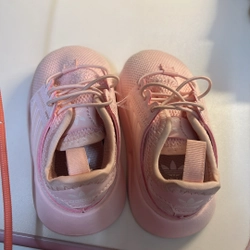 Giày Adidas bé gái,size 19 màu hồng siêu xinh, êm chân dành cho bé từ 9-18tháng 518779