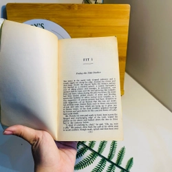 [Sách 2hand từ US] Like new 80% -  The Plague Dogs _ Richard Adams 474502