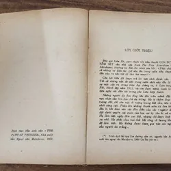 Tác phẩm văn học Nam Phi: CON ĐƯỜNG SẤM SÉT - Peter Abrahams 732907