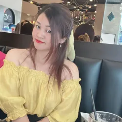 Áo crop top hở vai 930974