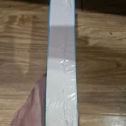 Cô gái để lại
 695752