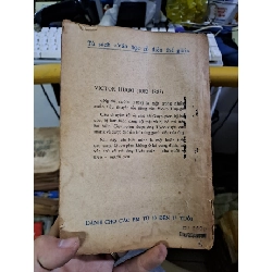 Người cười mới 70% ố rách gáy Vitor Hugo 1988 Văn học nước ngoài HCM1709 924506
