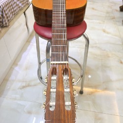 Đàn guitar Classic