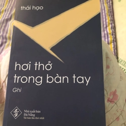 hơi thở trong bàn tay