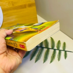 [Sách tiếng Anh 2hand] Like new 90% - Becoming Naomi León - Pam Muñoz Ryan 496941