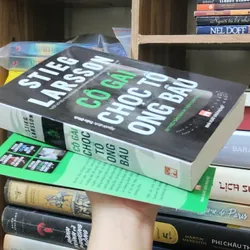 Truyện trinh thám Thụy Điển, tác giả: S. Larsson-CÔ GÁI CHỌC TỔ ONG BẦU (100%,full seal) 704307