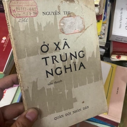 Sách xưa Ở xã Trung Nghĩa (Tiểu thuyết) - Nguyễn Thi