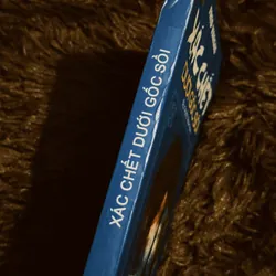 Xác chết dưới gốc sồi 699362