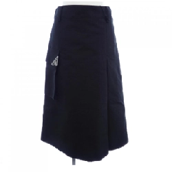 Váy hình tam giác logo kỹ thuật PRADA 21H940 S231 11HJ