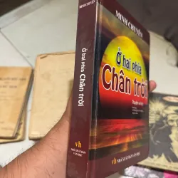 Sách du ký Ở hai phía chân trời  - bìa cứng  1010981